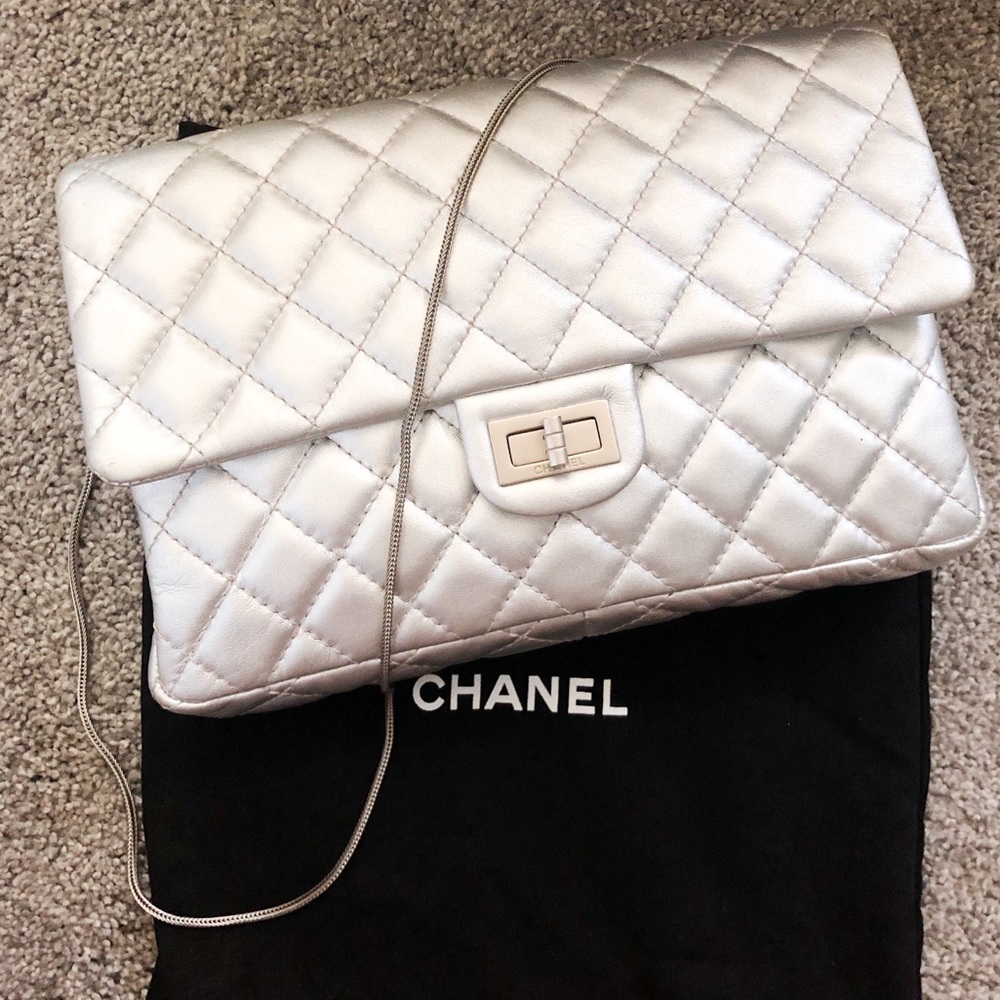 Authentic Chanel Reissue Clutch With Chain Flap - Picture 4 of 8